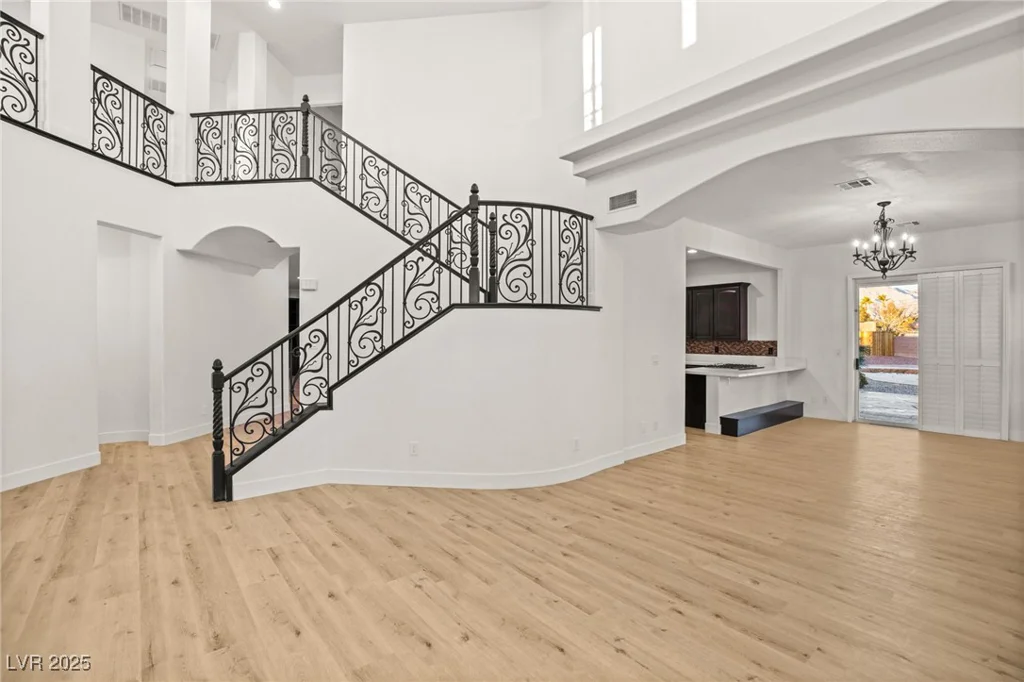 6004 Chessington, Las Vegas, NV 89131