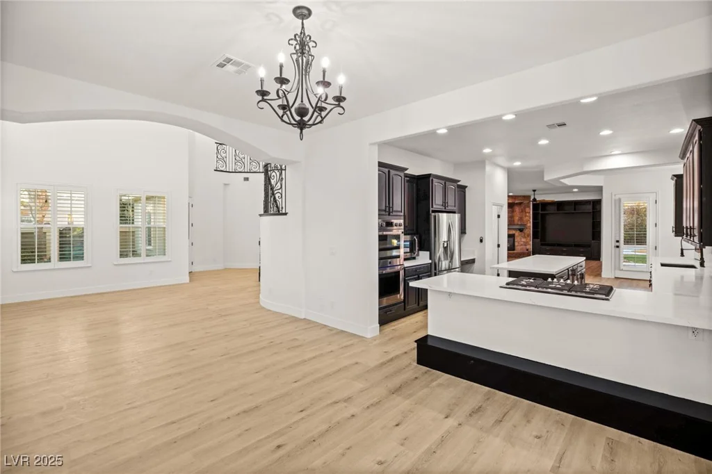 6004 Chessington, Las Vegas, NV 89131