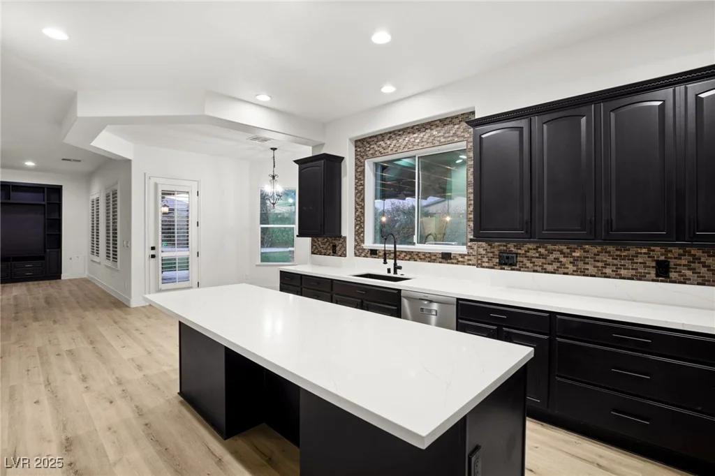 6004 Chessington, Las Vegas, NV 89131