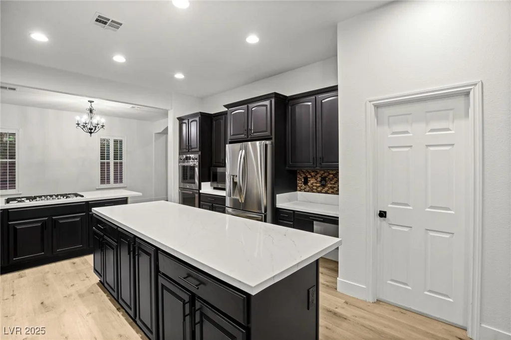 6004 Chessington, Las Vegas, NV 89131