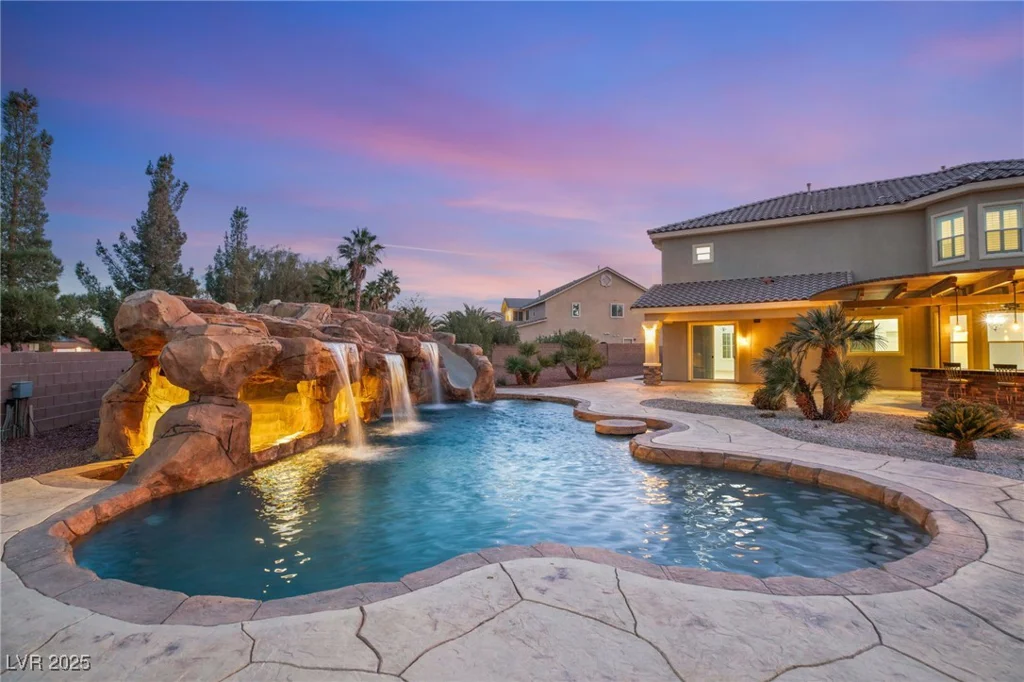 6004 Chessington, Las Vegas, NV 89131