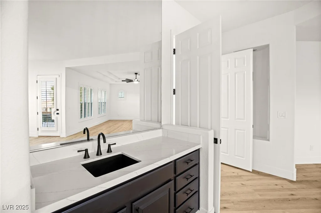 6004 Chessington, Las Vegas, NV 89131