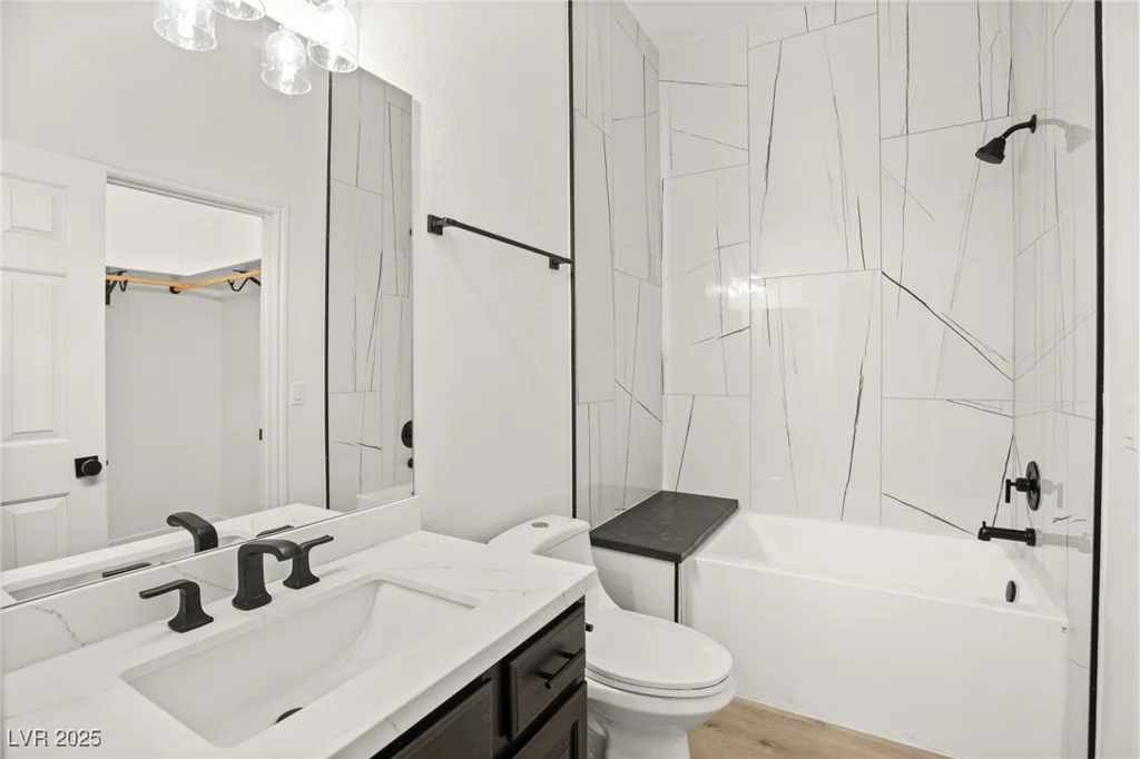 6004 Chessington, Las Vegas, NV 89131
