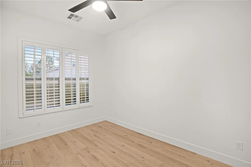 6004 Chessington, Las Vegas, NV 89131