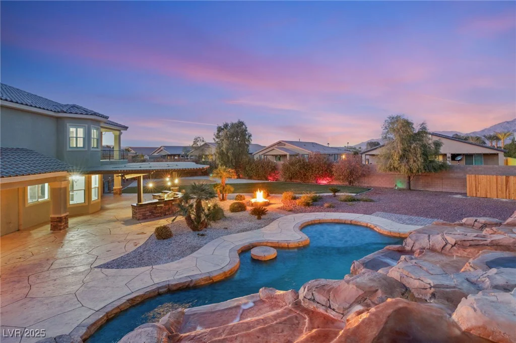 6004 Chessington, Las Vegas, NV 89131