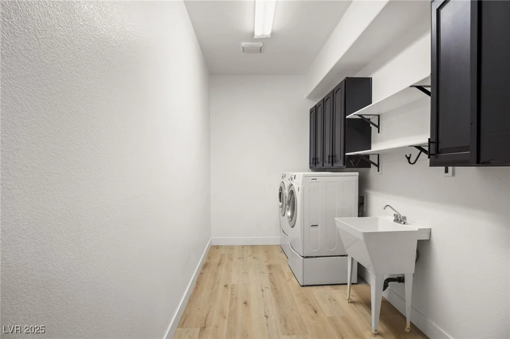 6004 Chessington, Las Vegas, NV 89131