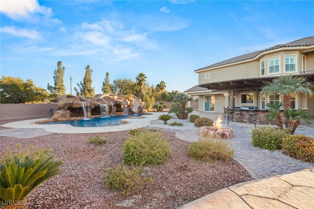 6004 Chessington, Las Vegas, NV 89131