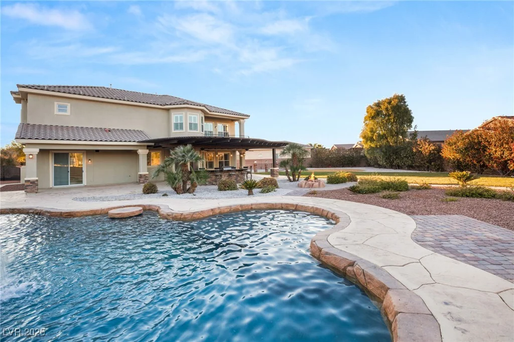 6004 Chessington, Las Vegas, NV 89131
