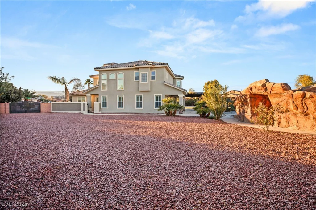 6004 Chessington, Las Vegas, NV 89131