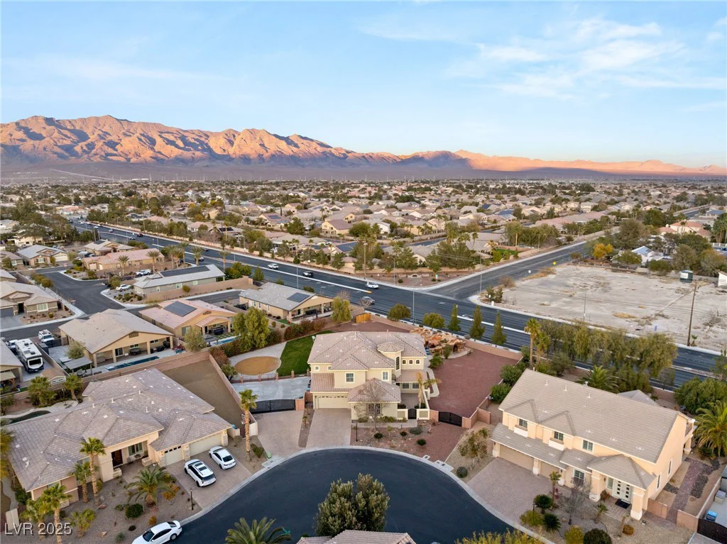 6004 Chessington, Las Vegas, NV 89131
