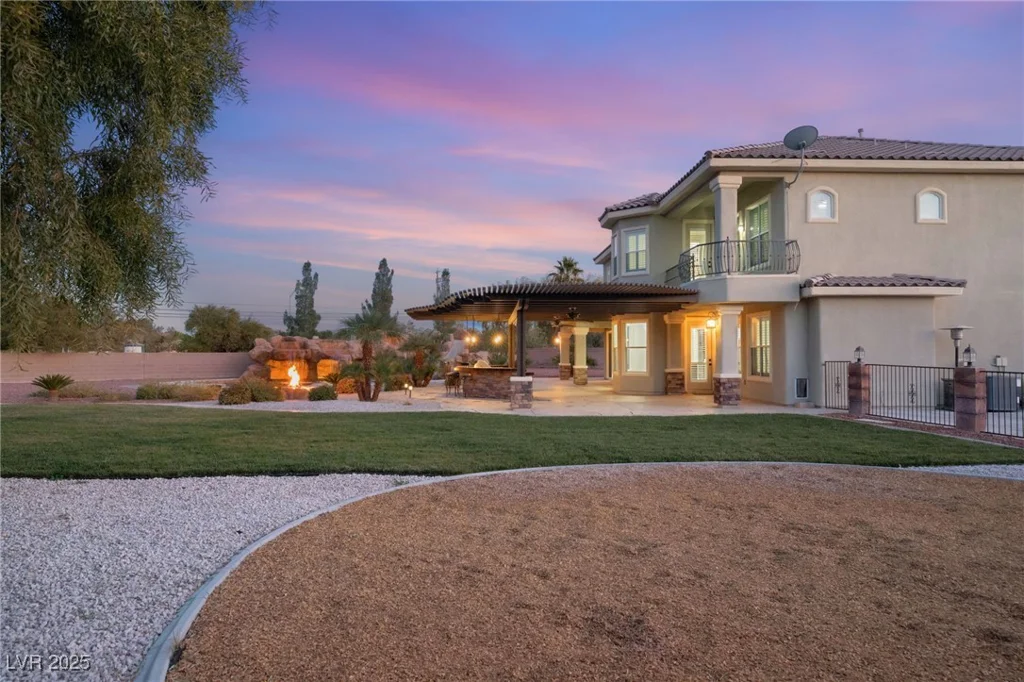 6004 Chessington, Las Vegas, NV 89131