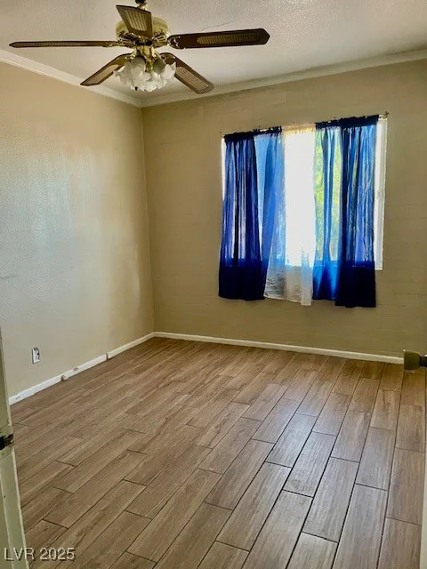 5201 Glen Eagles, Las Vegas, NV 89108