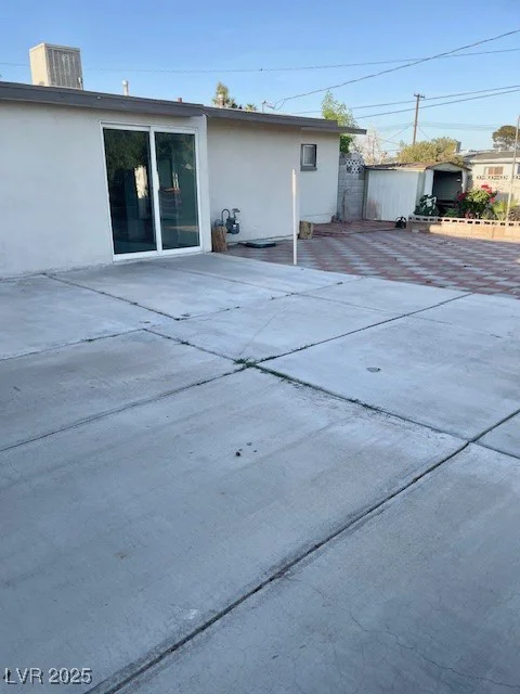 5201 Glen Eagles, Las Vegas, NV 89108