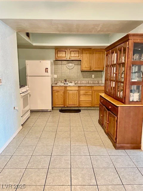 5201 Glen Eagles, Las Vegas, NV 89108