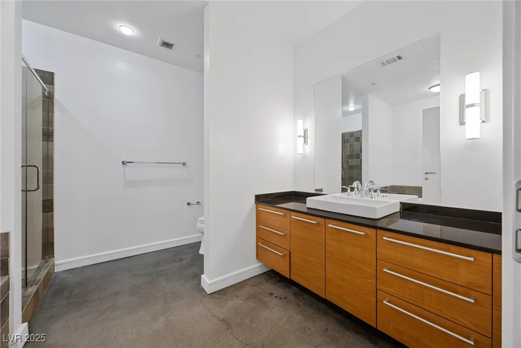 200 Hoover, Las Vegas, NV 89101