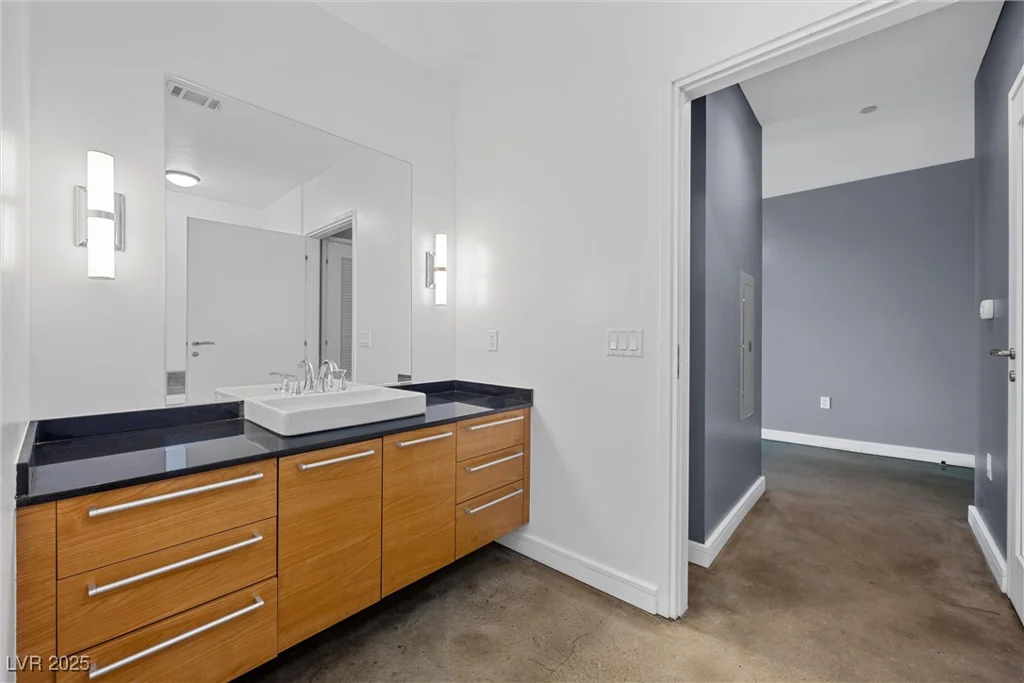 200 Hoover, Las Vegas, NV 89101