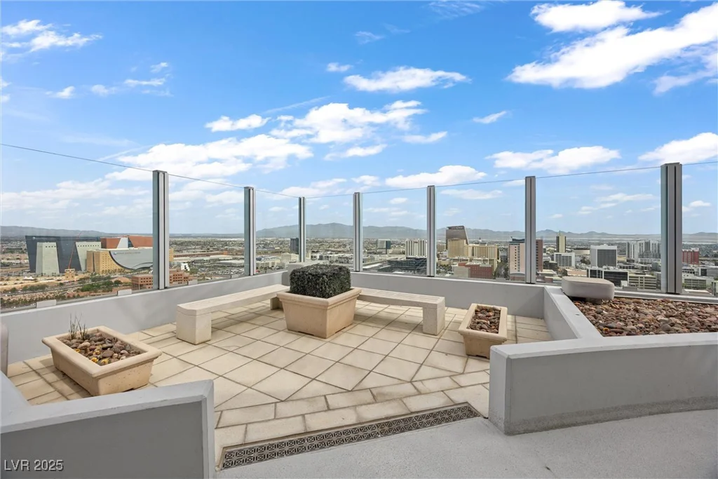 200 Hoover, Las Vegas, NV 89101