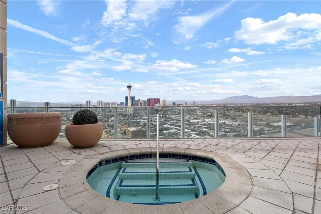 200 Hoover, Las Vegas, NV 89101