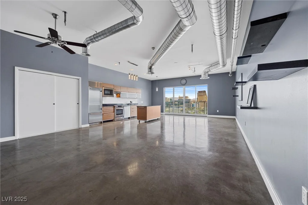 200 Hoover, Las Vegas, NV 89101