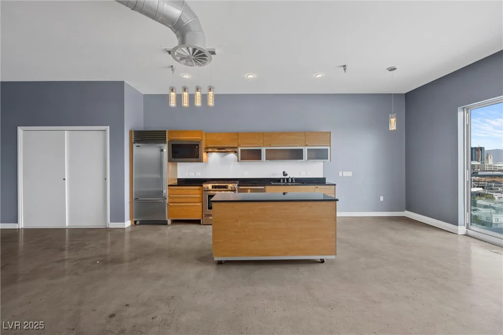 200 Hoover, Las Vegas, NV 89101