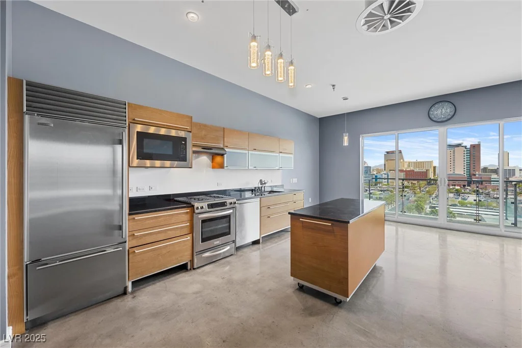 200 Hoover, Las Vegas, NV 89101