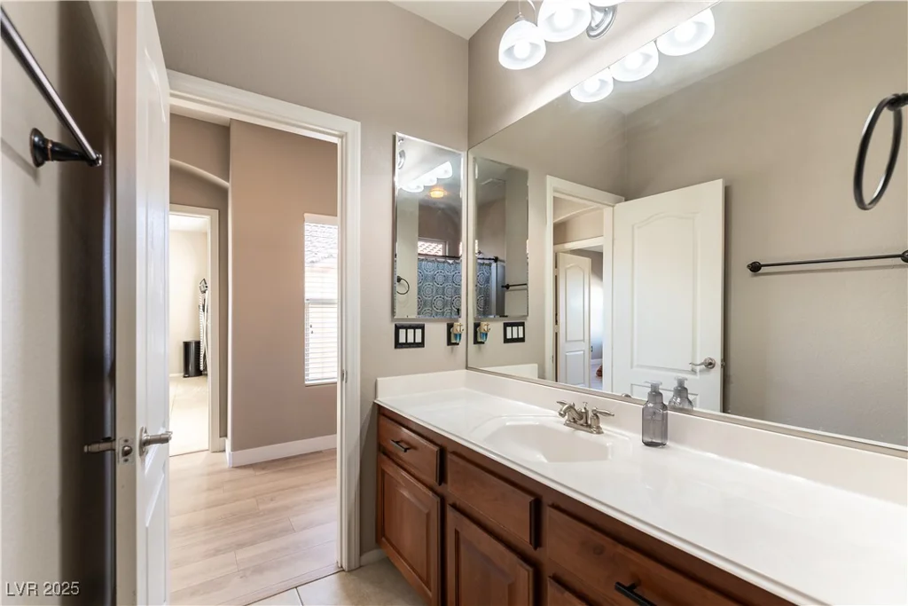 8156 Cheerful Valley, Las Vegas, NV 89178