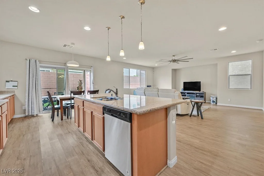 8919 Don Valley, Las Vegas, NV 89148