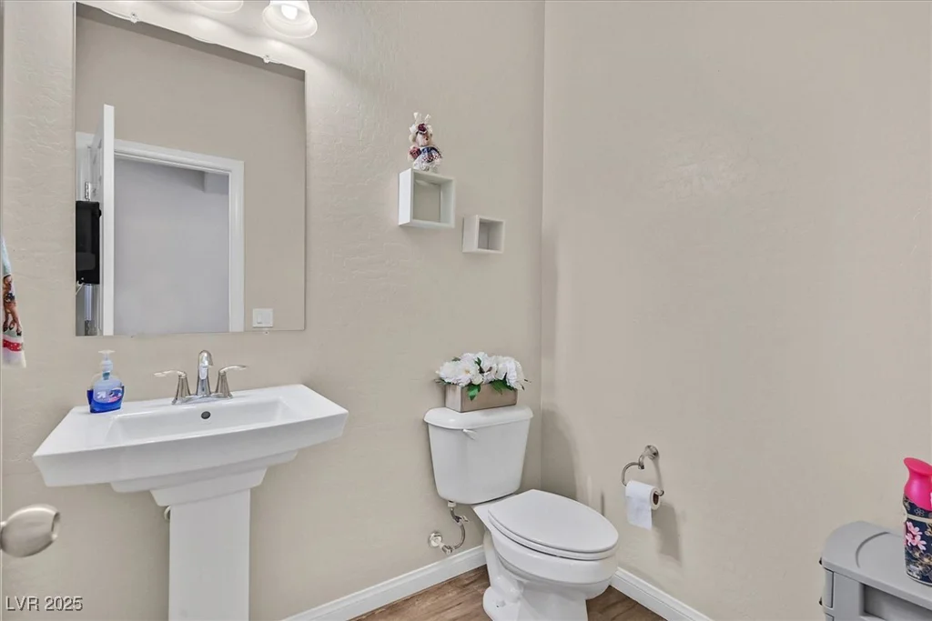8919 Don Valley, Las Vegas, NV 89148