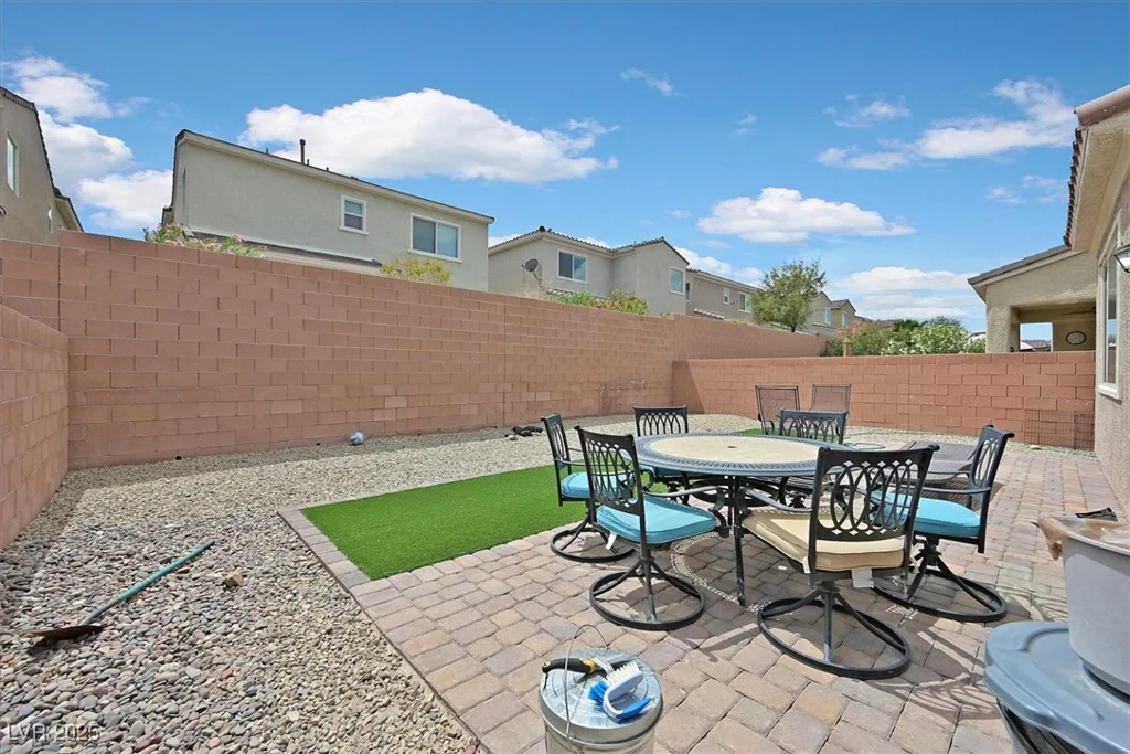8919 Don Valley, Las Vegas, NV 89148