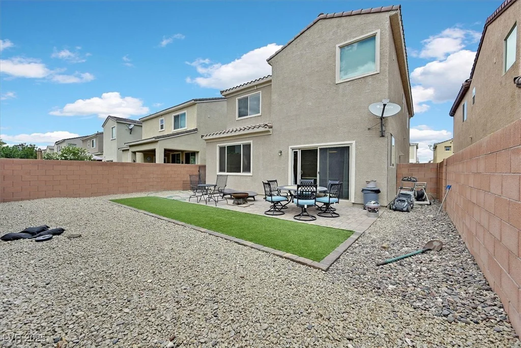 8919 Don Valley, Las Vegas, NV 89148