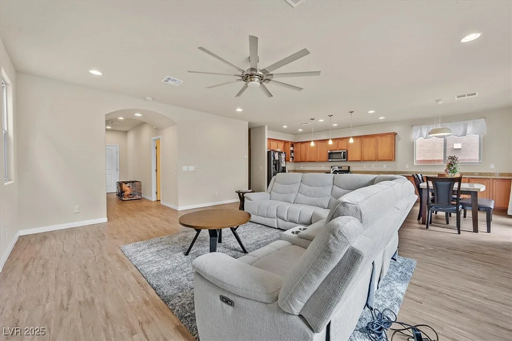 8919 Don Valley, Las Vegas, NV 89148