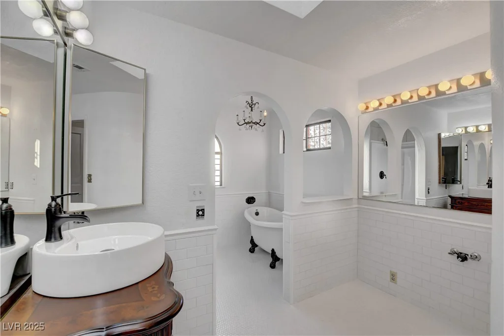3948 Tudur, Las Vegas, NV 89119