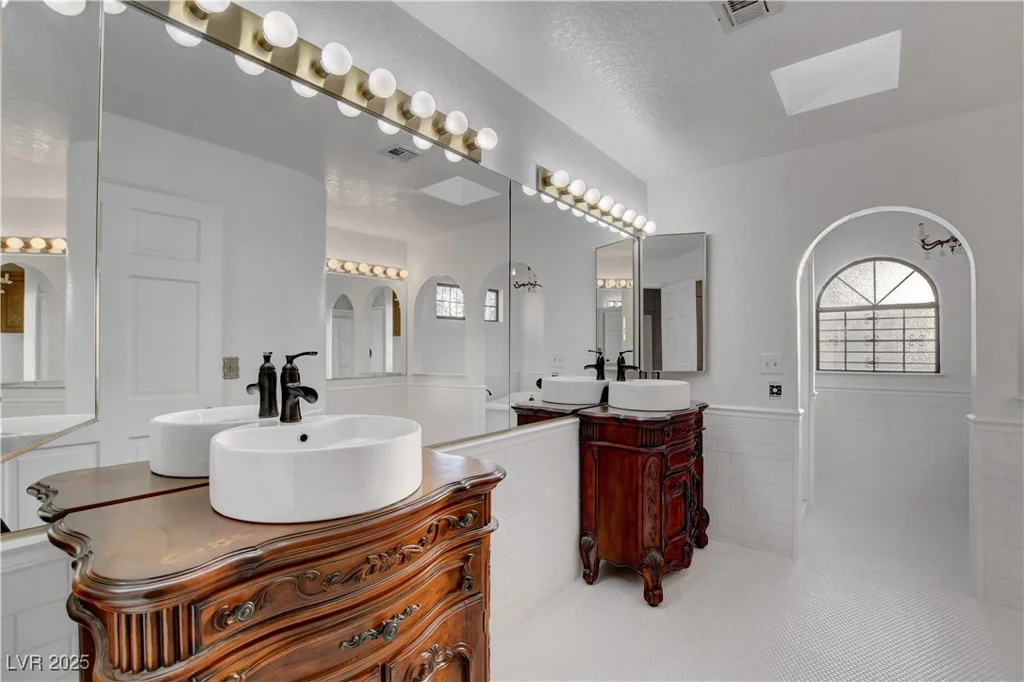 3948 Tudur, Las Vegas, NV 89119