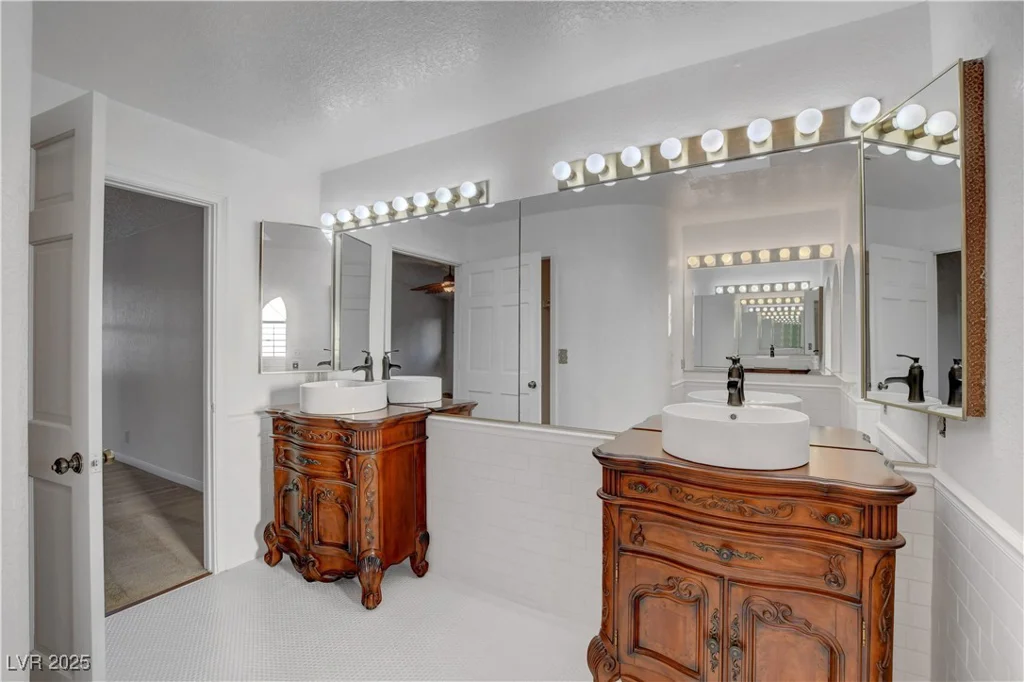 3948 Tudur, Las Vegas, NV 89119
