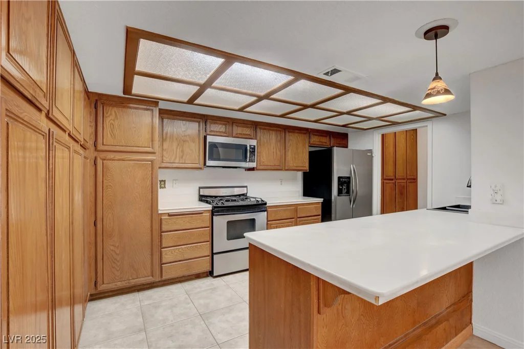 3948 Tudur, Las Vegas, NV 89119