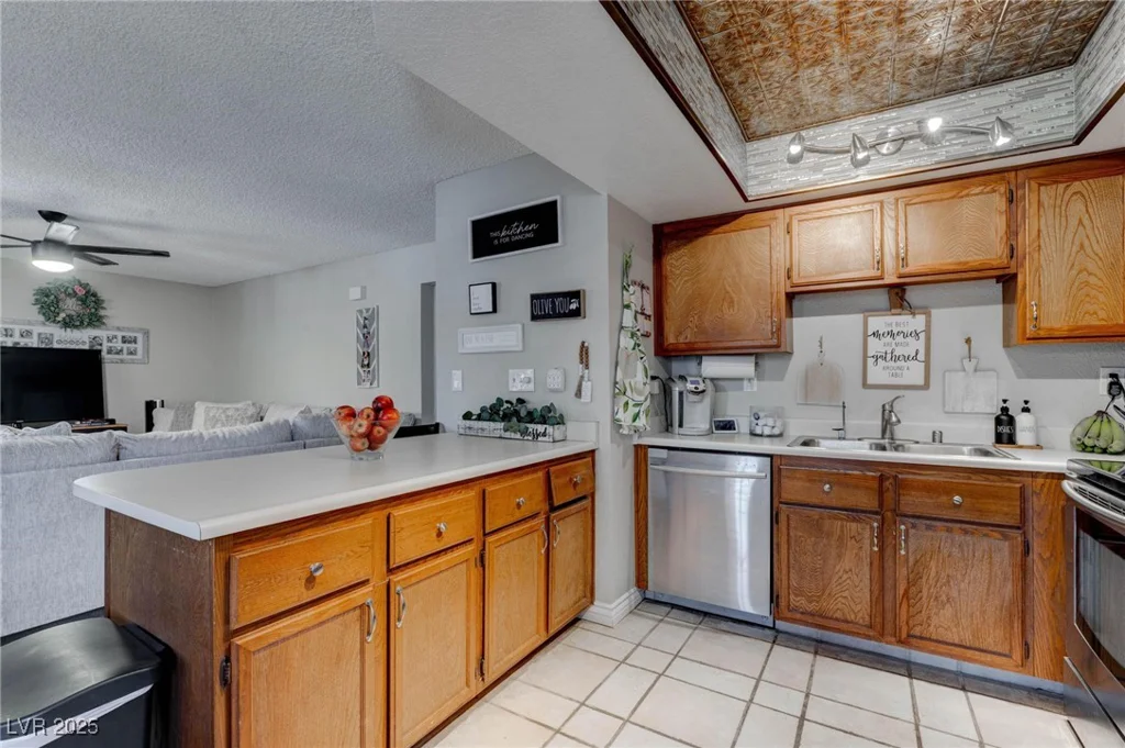 1220 Observation, Las Vegas, NV 89128