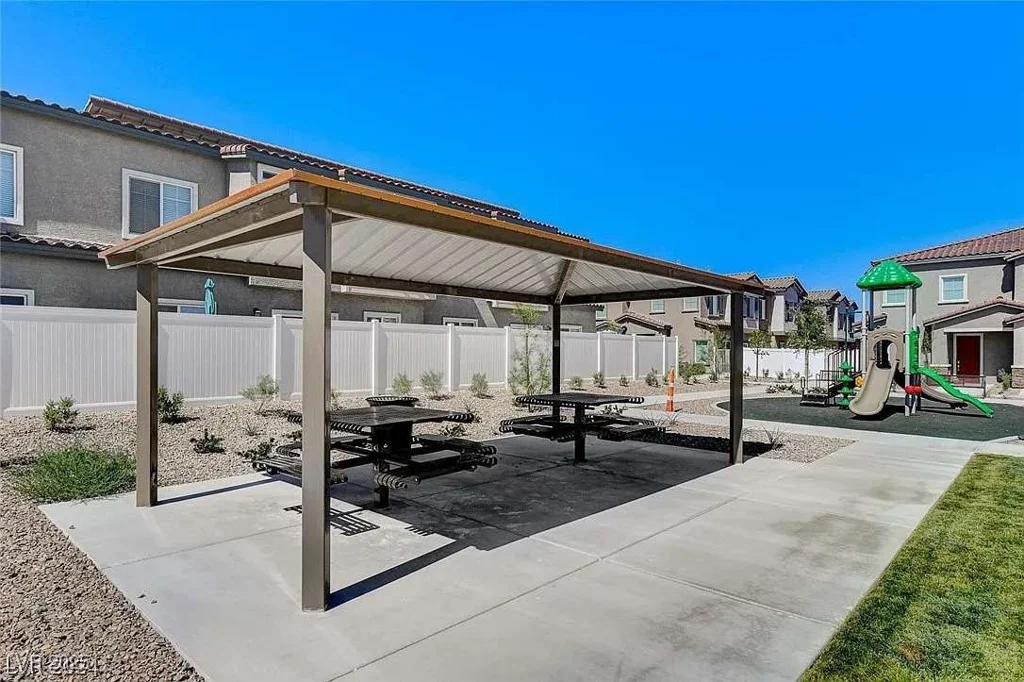 7334 Decatur, Las Vegas, NV 89131
