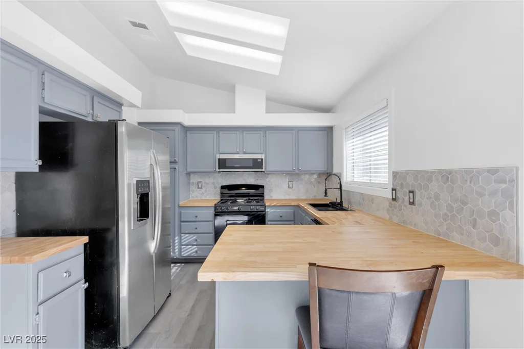 823 Crabapple, Henderson, NV 89002