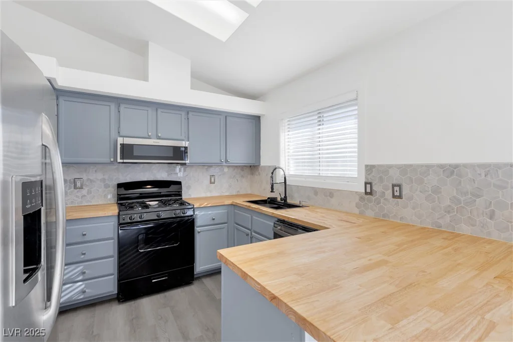 823 Crabapple, Henderson, NV 89002