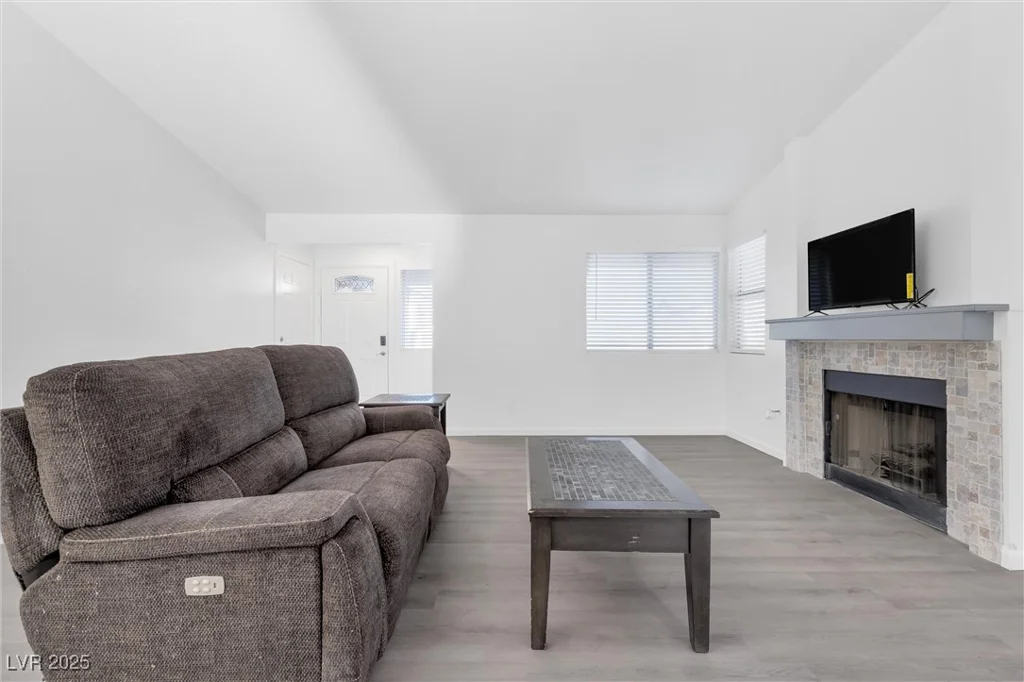 823 Crabapple, Henderson, NV 89002