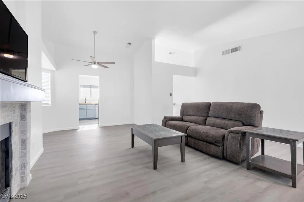 823 Crabapple, Henderson, NV 89002