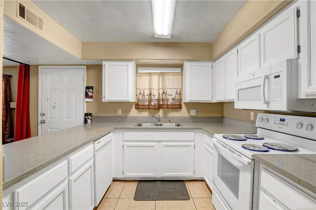 2725 Nellis, Las Vegas, NV 89121