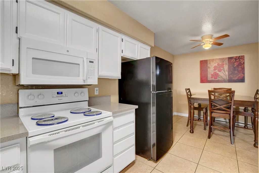 2725 Nellis, Las Vegas, NV 89121