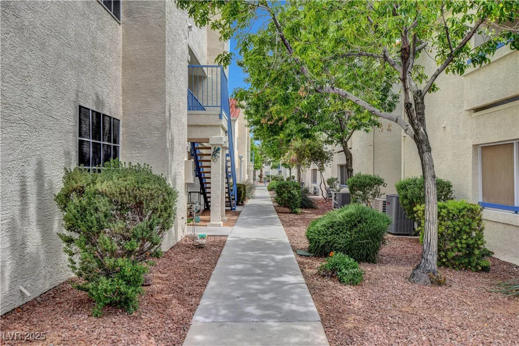 2725 Nellis, Las Vegas, NV 89121