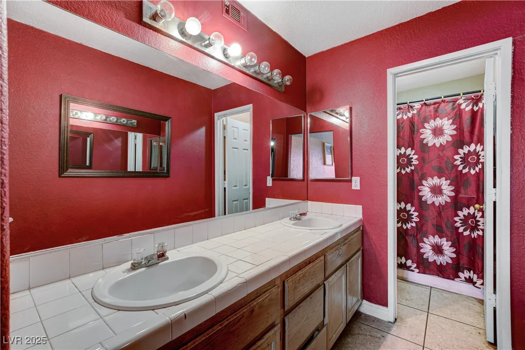 2725 Nellis, Las Vegas, NV 89121