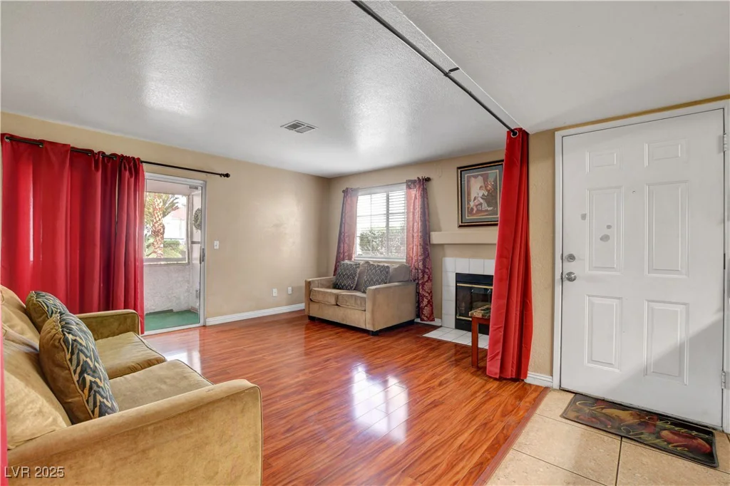 2725 Nellis, Las Vegas, NV 89121