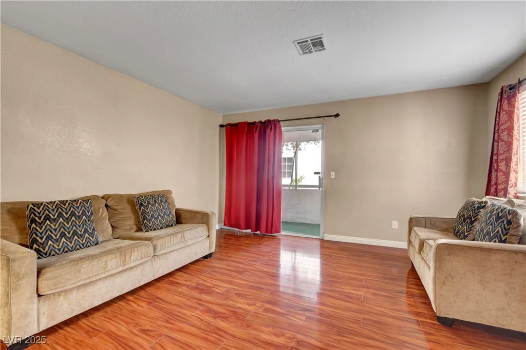 2725 Nellis, Las Vegas, NV 89121