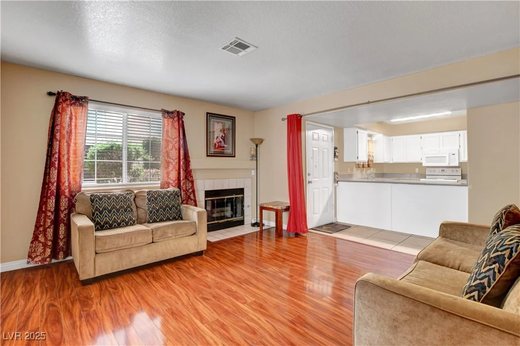 2725 Nellis, Las Vegas, NV 89121
