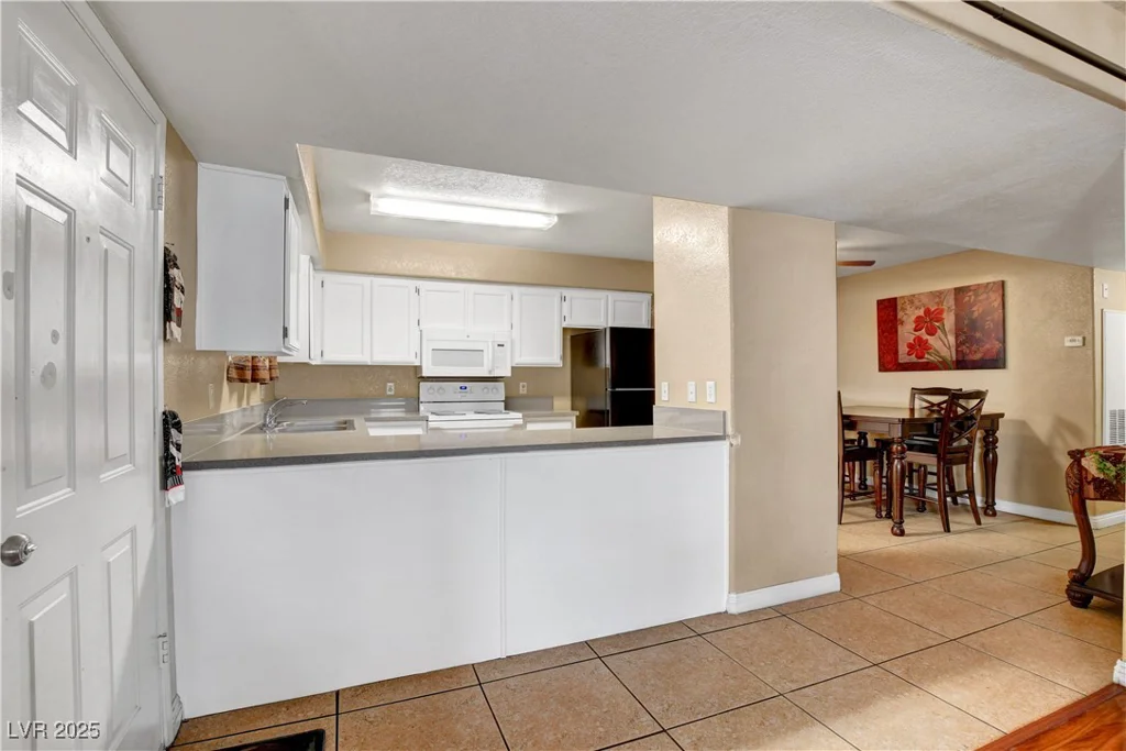 2725 Nellis, Las Vegas, NV 89121