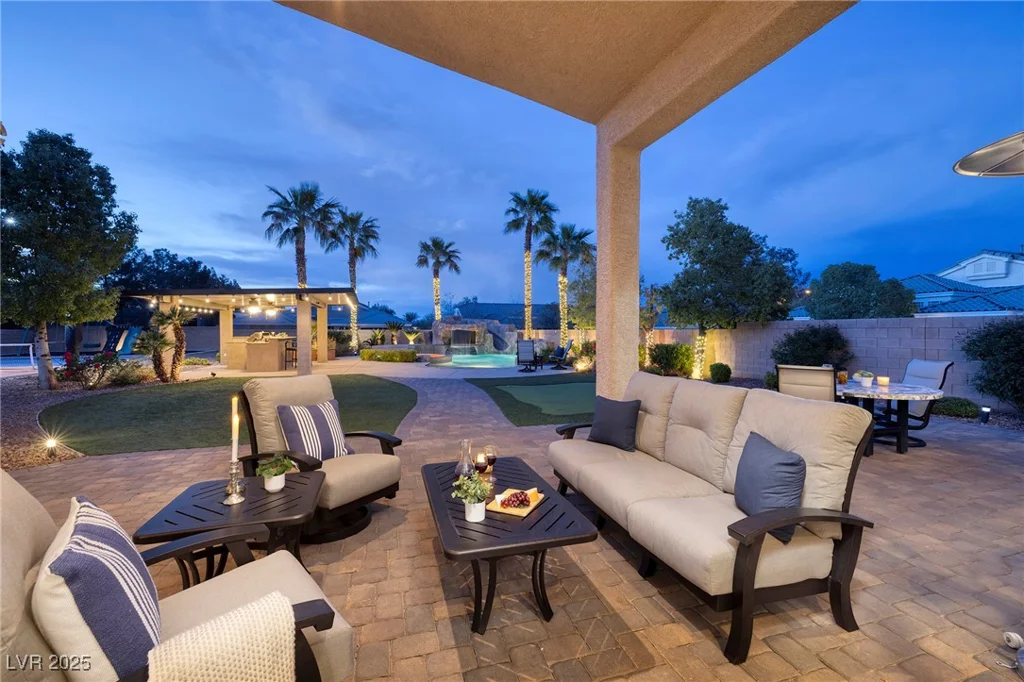 382 Chaplin Cove, Las Vegas, NV 89183